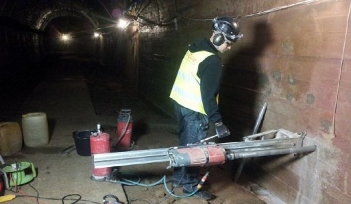 big_hilti_pomaga_w_poszukiwaniach_zlotego_pociagu_1_