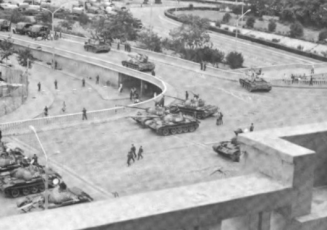 protesty na placu Tiananmen